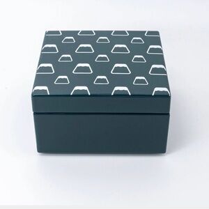 Japanese Lacquer Trinket Box Black & White Urushi Kohako Mt Fuji NEW in Box Gift